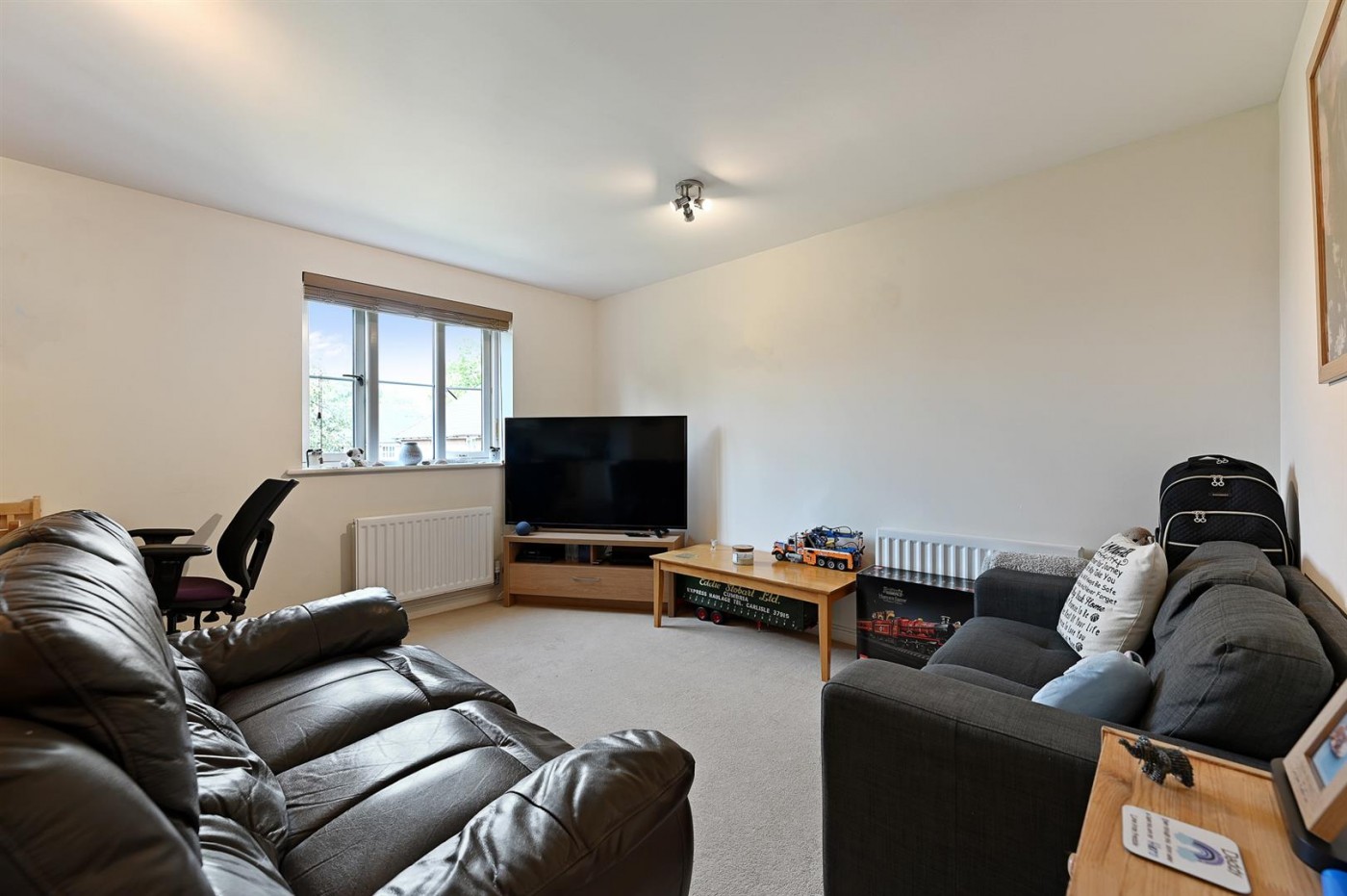 Images for Avian Avenue, Frogmore, St Albans