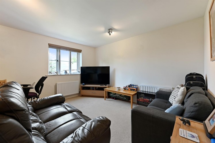 View Full Details for Avian Avenue, Frogmore, St Albans