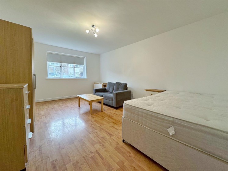 View Full Details for Upton Close, Cricklewood, London