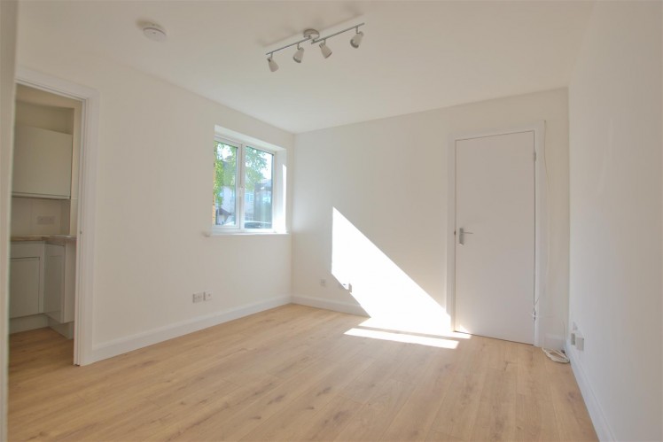 View Full Details for Draycott Close, Cricklewood, London, NW2