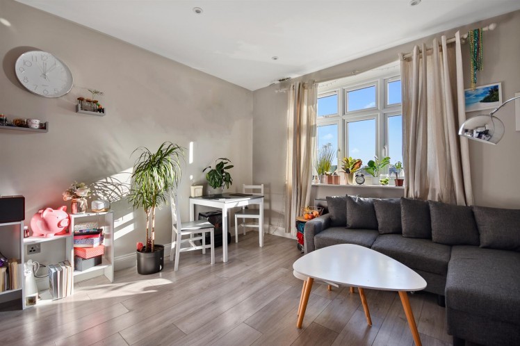 View Full Details for Red Lion Court, 105a Vicarage Road, Watford