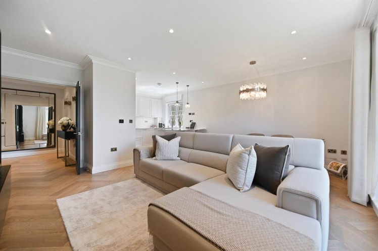 View Full Details for Portland Court, Hendon Lane, London, N3
