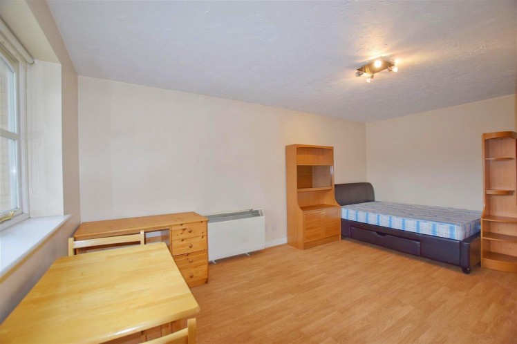 View Full Details for Upton Close, Cricklewood, London, NW2