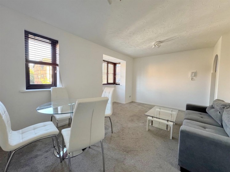 View Full Details for Woodvale Way, Cricklewood, London, NW11