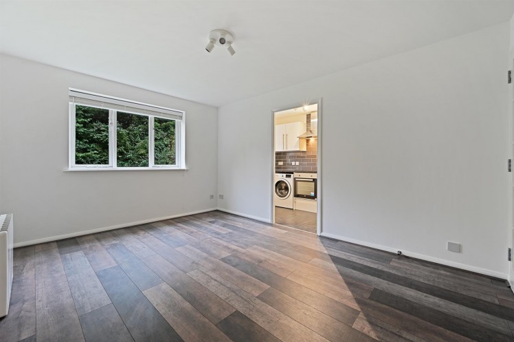 View Full Details for Draycott Close, Cricklewood, London, NW2