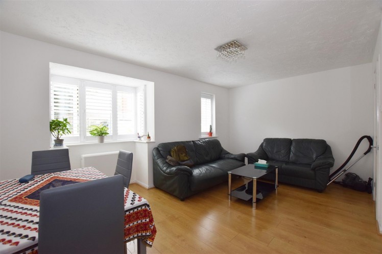 View Full Details for Woodvale Way, Cricklewood, London