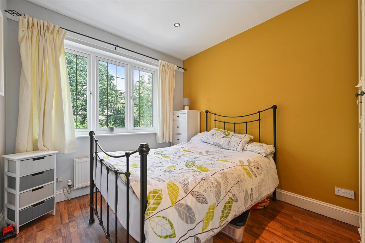 Images for Whitchurch Gardens, Canons Park, HA8