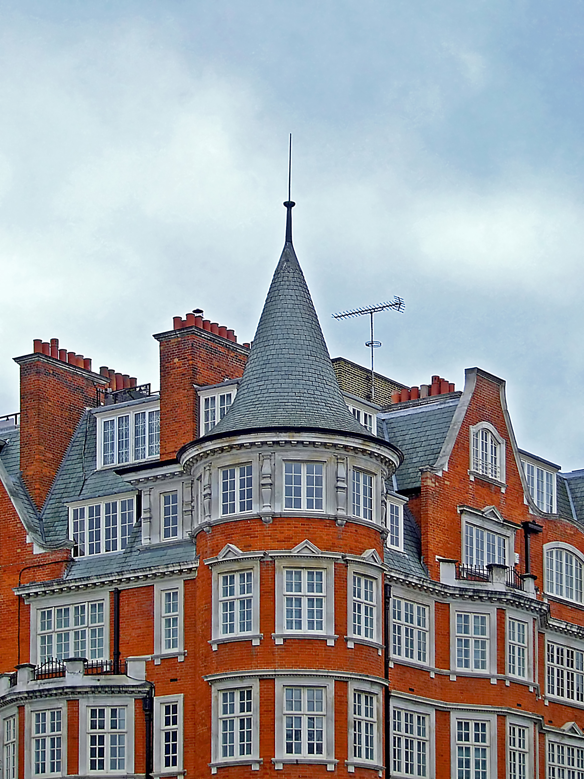 The Architectural Story of Cricklewood: From Railways to Red-Brick Homes